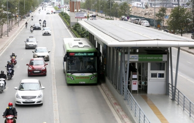 Hà Nội cân nhắc cấm xe máy trên đường Lê Văn Lương hoặc Nguyễn Trãi