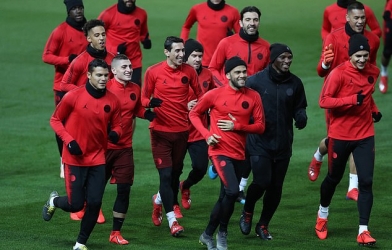 PSG tập luyện đấu MU: Di Maria, Mbappe tập trung cao độ