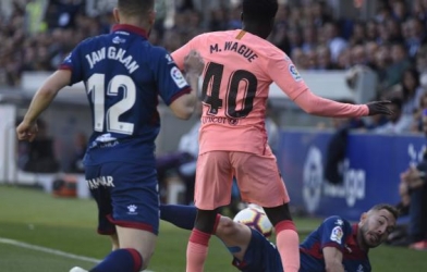 Không có Messi, Barca hòa đáng tiếc trên sân đội bét bảng