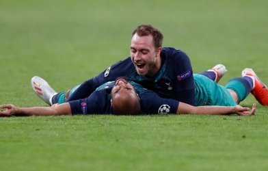 VIDEO: Moura ghi bàn phút bù giờ, Tottenham vỡ òa vào chung kết