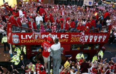 Chưa vô địch, Liverpool lên kế hoạch ăn mừng cú đúp 