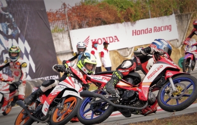 Lần đầu tiên Giải đua xe Mô tô Việt Nam được tổ chức tại Hà Nội