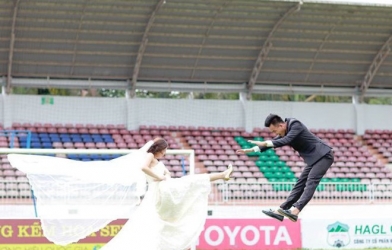 Bản tin thể thao 31/12: Thủ môn U23 VN tung ảnh cưới dí dỏm