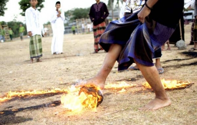 Bóng lửa, một trong những môn thể thao điên rồ nhất thế giới
