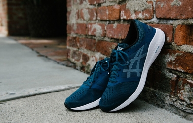 ASICS Roadhawk FF - Sự kết hợp hoàn hảo giữa tốc độ và phong cách