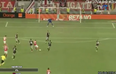 Rivaldinho ghi bàn cực chất vào lưới Bilbao