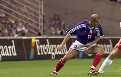 Những tuyệt kỹ đặc trưng của huyền thoại bóng đá