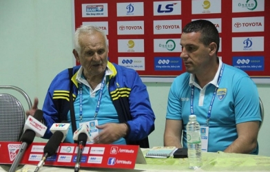 Điểm tin 15/1: HLV ngoại tố cầu thủ Việt chơi tiểu xảo, đánh nguội