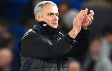 Một sân bóng bị đóng cửa sau lời chỉ trích của Mourinho