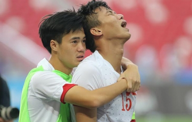 Tin bóng đá VN 17/3: Văn Toàn động viên Ngọc Hải sau biến cố