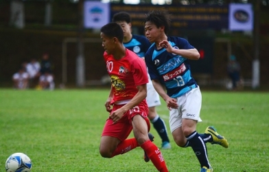 Đàn em Công Phượng thua đậm U18 Mito Hollyhock