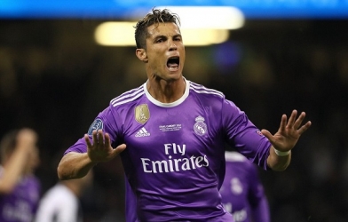Lập cú đúp, Ronaldo đi vào lịch sử Champions League