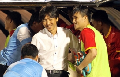 Sa thải HLV, Công Vinh dọn đường cho Miura trở lại Việt Nam