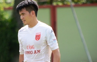 Cầu thủ Long An không hài lòng với án phạt của VFF