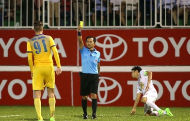 Lượt về V-League: BTC đưa ra phương án cải tổ trọng tài