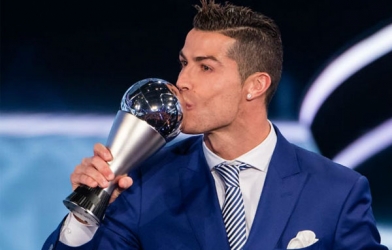 Ronaldo bị ‘đánh hội đồng’ sau màn trình diễn thất vọng