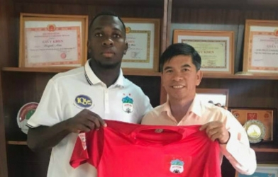 Bầu Đức đi nước cờ khiến cả làng bóng đá ngỡ ngàng