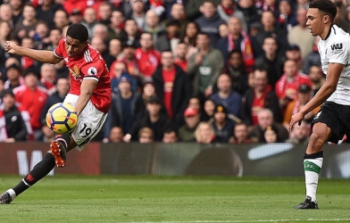 Rashford lập cú đúp, M.U giành trọn 3 điểm trước Liverpool