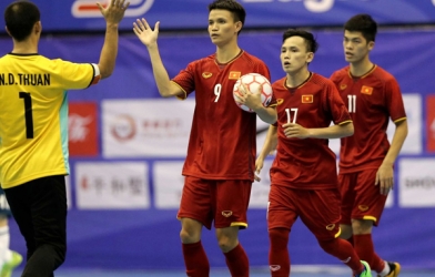 Việt Nam 2 lần xuyên thủng lưới Á quân World Cup Nga