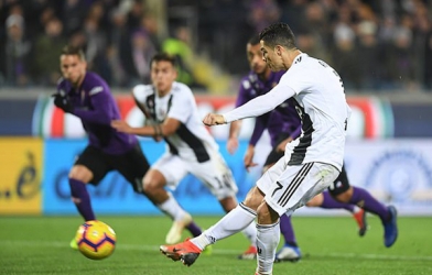 CR7 'nổ súng', Juventus thắng đậm Fiorentina