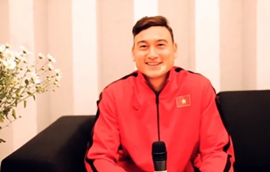 Văn Lâm: “Chúc NHM ăn Tết vui vẻ, tràn đầy sức khỏe và hạnh phúc”