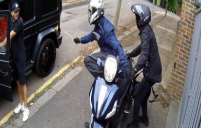 Vụ Ozil và Kolasinac bị cướp: Bắt giữ 2 đối tượng