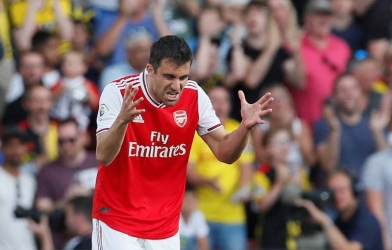 Mất điểm vì học trò mắc lỗi nghiệp dư, HLV Arsenal nói gì?