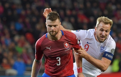 Kết quả bóng đá ngày 12/10: Anh thua sốc, Pháp thắng nhọc