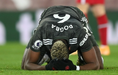 Vì sao Pogba xin lỗi cả đội vì vô duyên trong trận Liverpool vs MU?