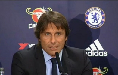 HLV Antonio Conte bất ngờ 'thả thính' đối thủ