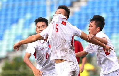 Bùi Hoàng Việt Anh: Sát thủ ẩn mình dưới vỏ bọc trung vệ U18VN