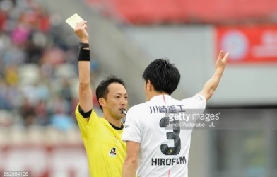 VPF mời trọng tài rút thẻ đỏ nhanh nhất thế giới bắt V.League