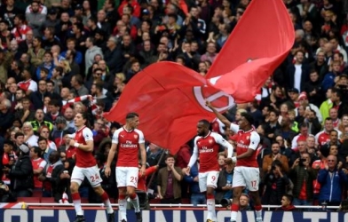 Arsenal thắng dễ Brighton, thành London lo 'sốt vó'