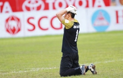 Thủ môn Thanh Thắng bị CĐV 'nhắn tin khủng bố' trong đêm