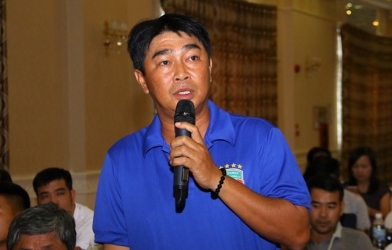 HLV đánh bại 'lò đào tạo của Giggs' cầm quân tại V.league 2018