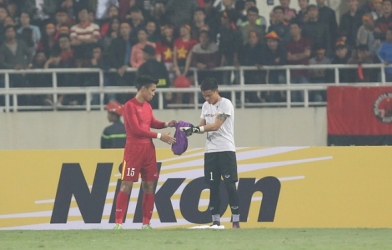 CLB Việt Nam gặp vận đen tại AFC Cup, sử dụng Quế Ngọc Hải bắt gôn?