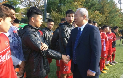 ĐT Việt Nam đón vị khách đặc biệt tại Hàn Quốc