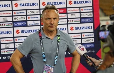 HLV Myanmar: 'Chúng tôi đá tốt, nhưng tiếc là bị loại'