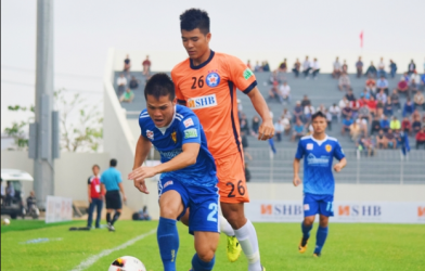 Hà Đức Chinh tỏa sáng trong trận derby xứ Quảng
