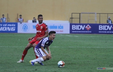 Thành Chung tỏa sáng, Hà Nội hòa nghẹt thở Bình Dương