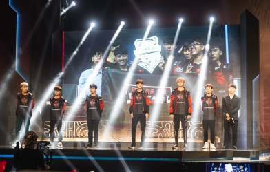 PVB toàn thua, IG hủy diệt SKT nhanh nhất lịch sử LMHT