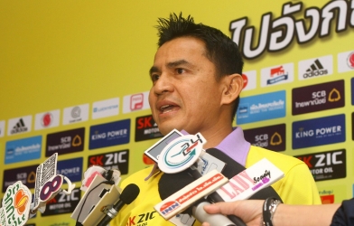 HLV Kiatisak từ chối trở lại 'cứu vớt' ĐT Thái Lan