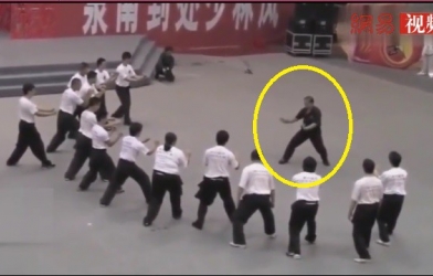 VIDEO: Cao thủ Trung Quốc sử dụng tuyệt chiêu 'truyền điện' khủng hơn Nam Huỳnh Đạo