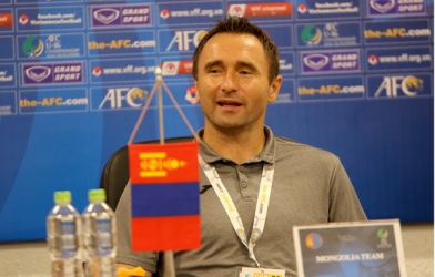 HLV Mông Cổ: 'Chúng tôi non kinh nghiệm, Việt Nam thắng xứng đáng'