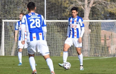 VIDEO: Văn Hậu bỏ lỡ cơ hội ghi bàn thắng cho Heerenveen