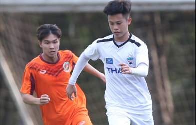 'Xuân Trường mới của HAGL' đạt thành tích sánh ngang Công Phượng