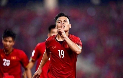 VIDEO: Quang Hải phản ứng thế nào sau vụ lộ tin nhắn nhạy cảm?