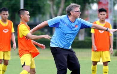 HLV Trousser áp dụng 'kế sách' đặc biệt, quyết tranh vé đi World Cup
