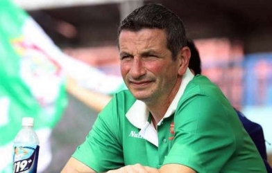 HLV Frank Durix chưa hài lòng với lứa trẻ nhà bầu Đức và bầu Hải