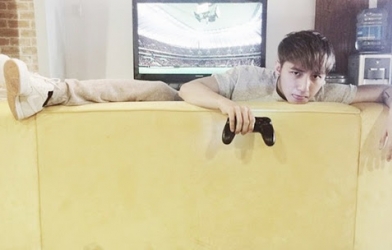 Không chỉ hát hay, Sơn Tùng M-TP còn là một cao thủ PES